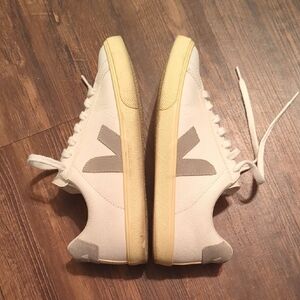 Veja Cream and Gray Casual Sneakers